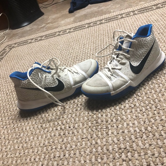 kyrie 3 hyper cobalt duke